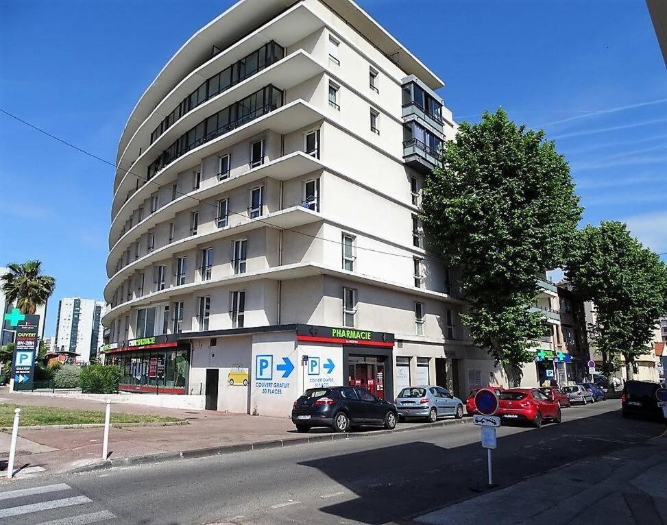 T2 Climatise Proche Du Centre Et Des Commerces - Gare A 15 Minutes Apartment